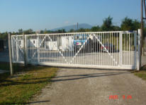 Kovinska ograjna vrata